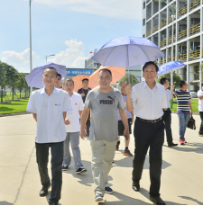 臨朐縣鋁型材協(xié)會向?qū)б恍衼砦宜緟⒂^考察